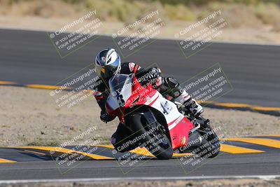 media/Oct-08-2022-SoCal Trackdays (Sat) [[1fc3beec89]]/Turn 10 (945am)/